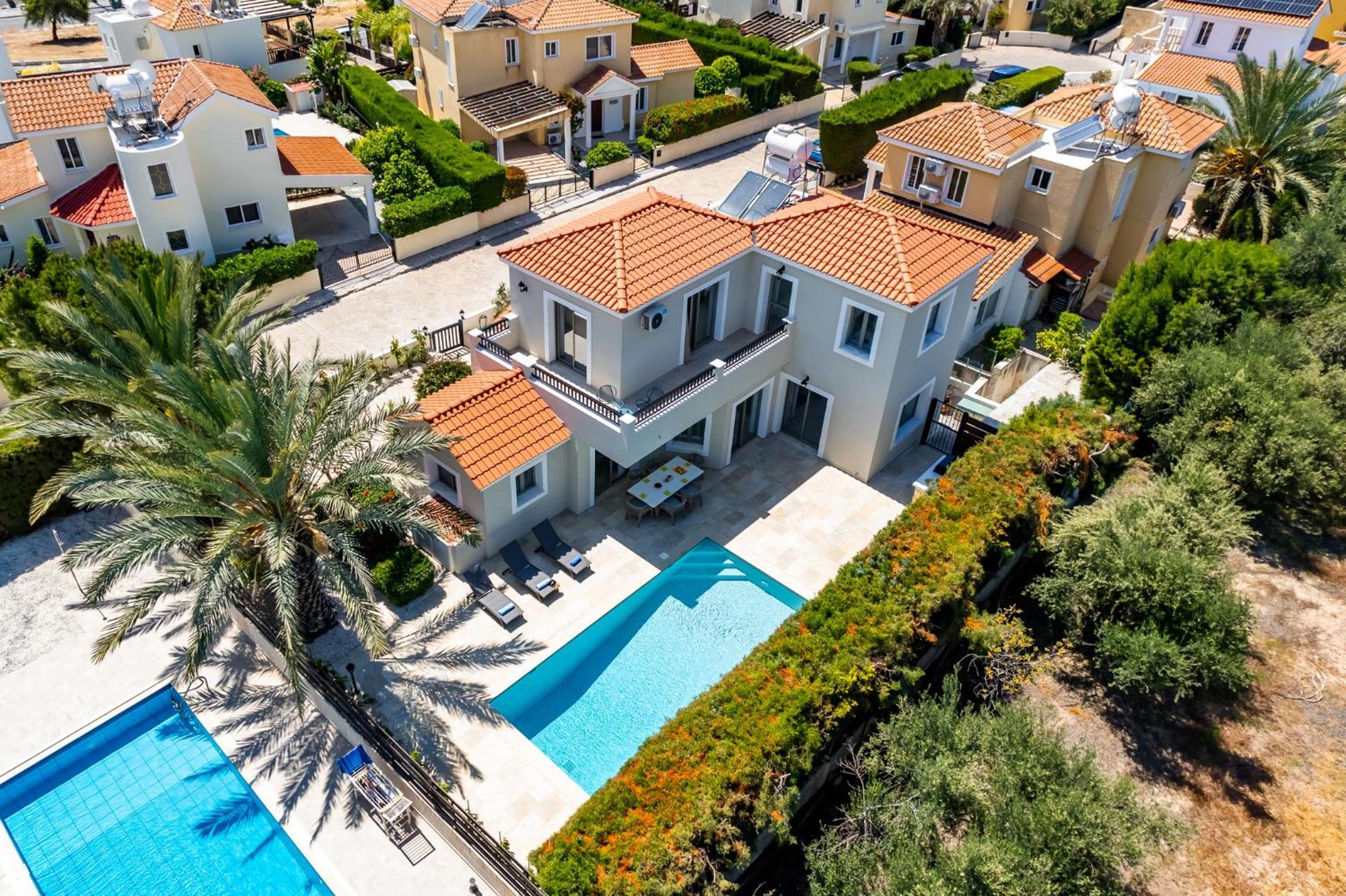 Villa Sophia By Ezoria Paphos